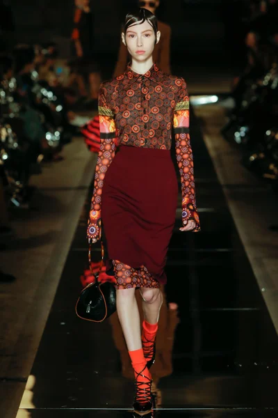 Look 25